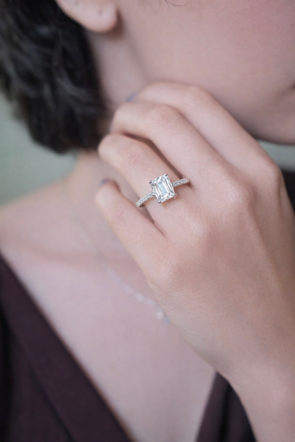 Roi de Lumière - Emerald-Cut Haute Solitaire