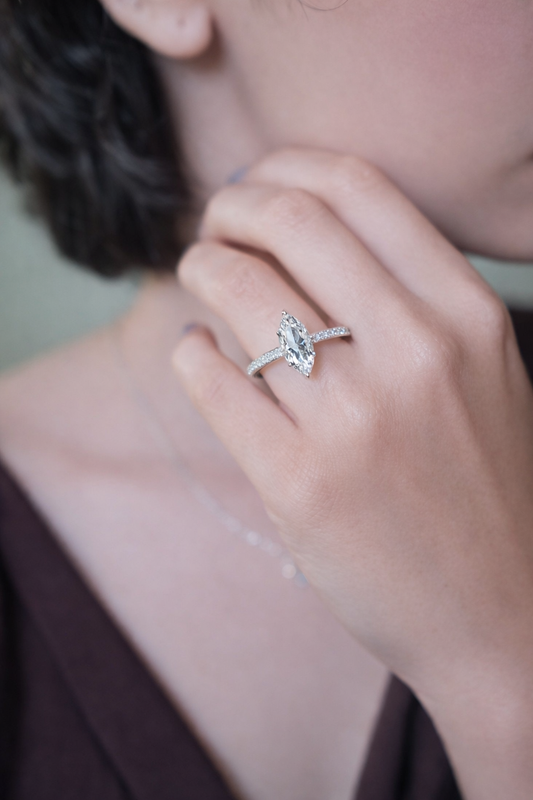 La Marquise de Grâce — Marquise-Cut Pavé Royal Setting