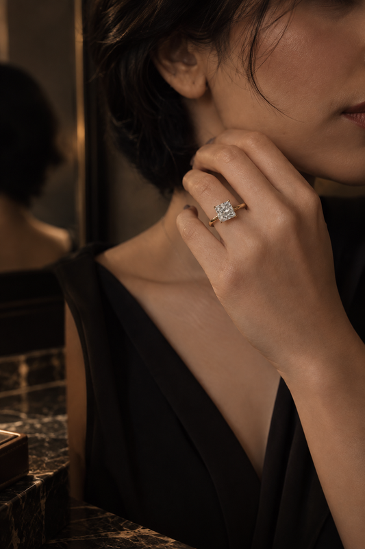 Maison de Versailles — 4-Prong Royal Solitaire