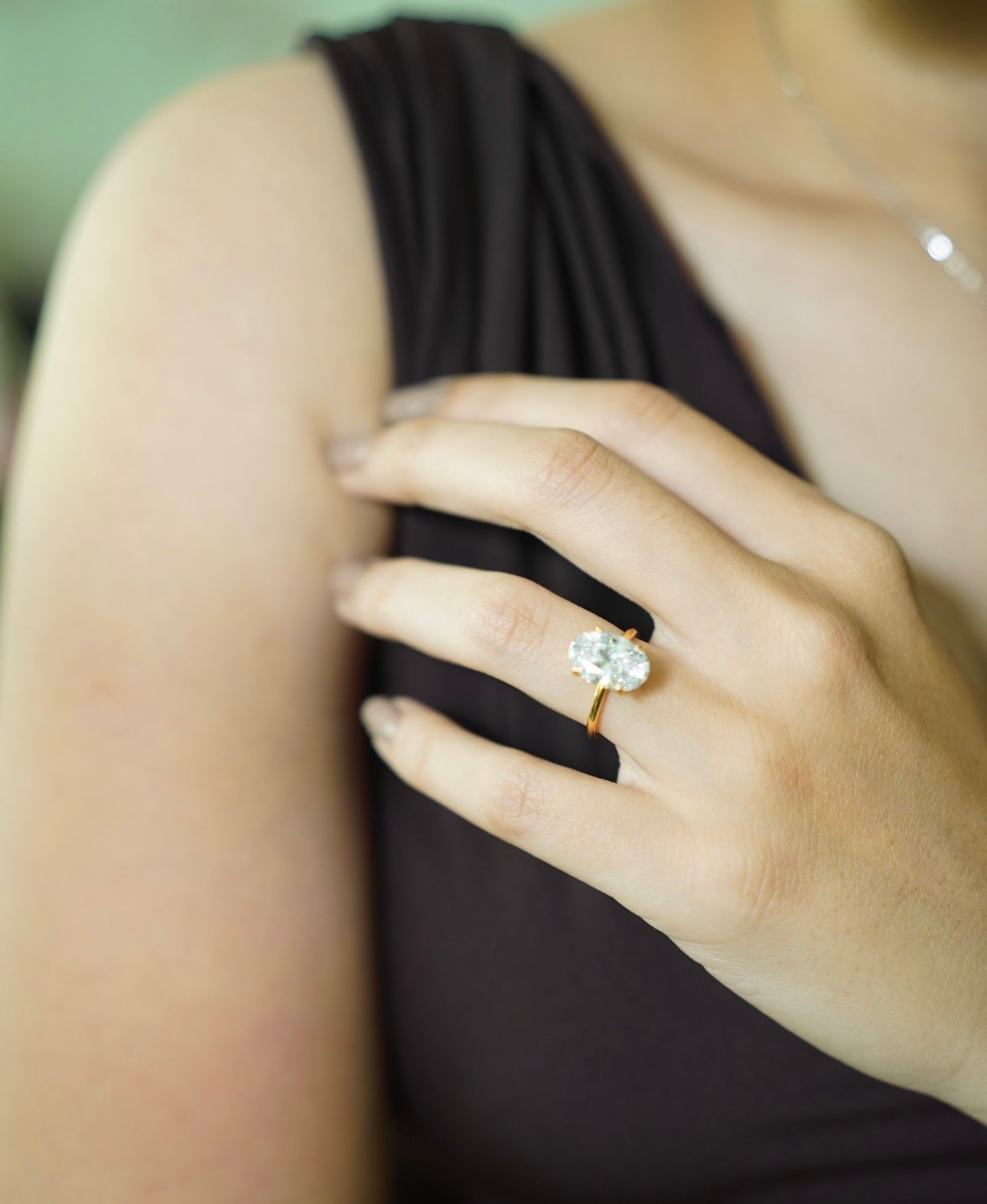 Sovereign Oval (8 carat)